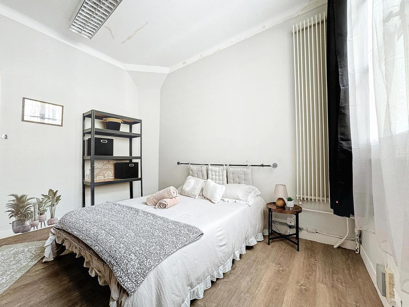 A1 Champagne Residence - 200 M2 14 Personnes 2 Toilets 4 Showers - Hyper Centre - Chalons En Champagne Exterior photo