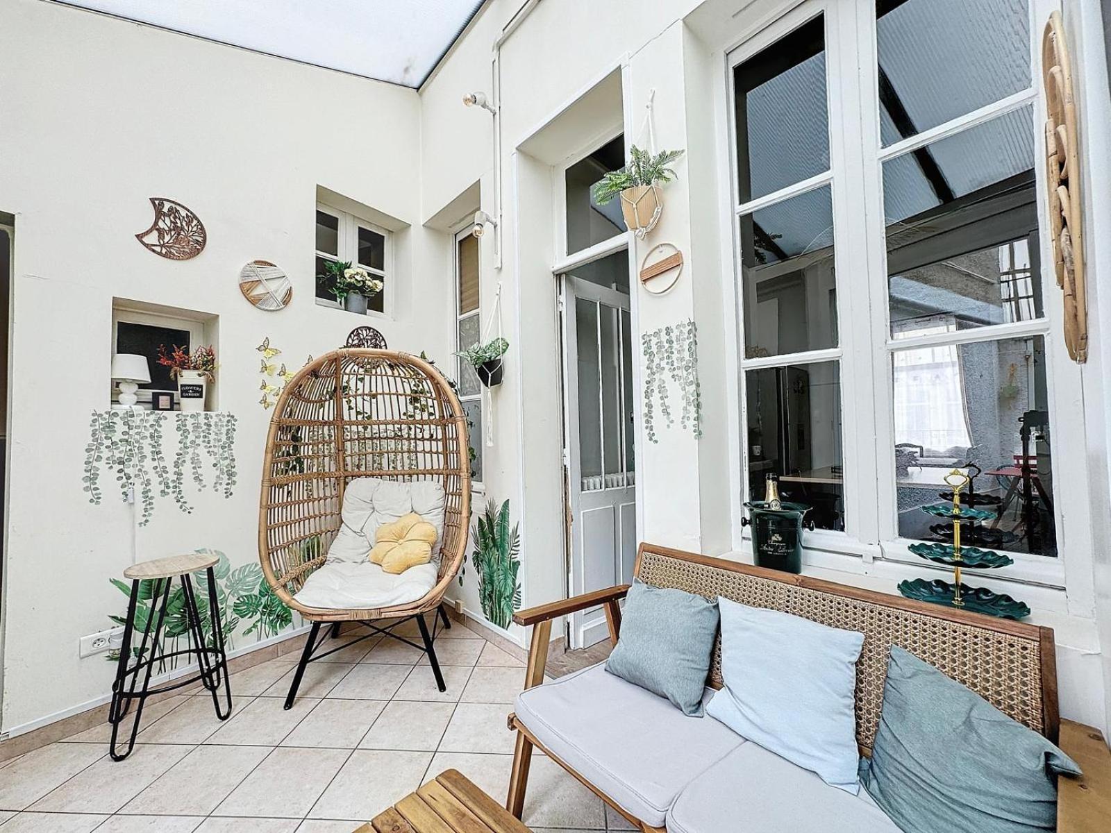 A1 Champagne Residence - 200 M2 14 Personnes 2 Toilets 4 Showers - Hyper Centre - Chalons En Champagne Exterior photo